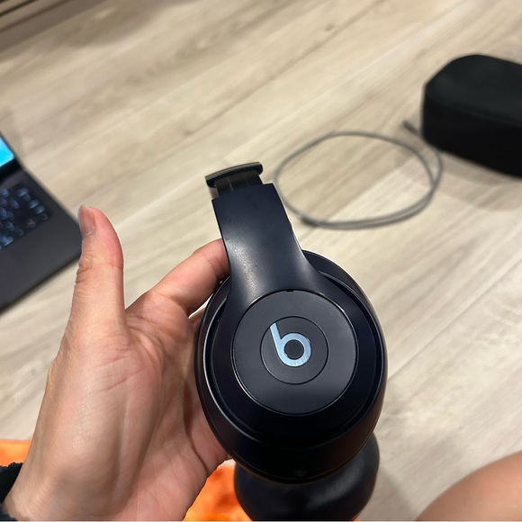 Beats Studio Pro Navy Blue Wireless Noise Cancelling Headphones - Picture 8 of 14